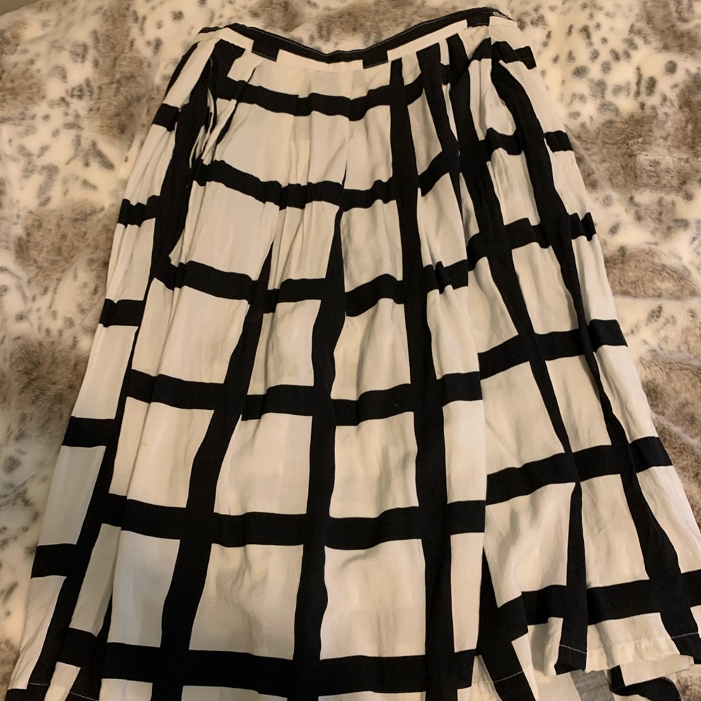 Flowy skirt with pockets!